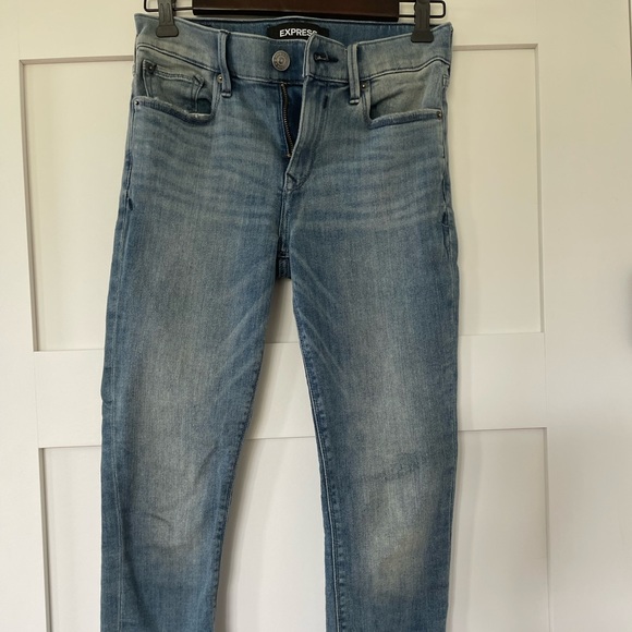 Express stretchy skinny jeans